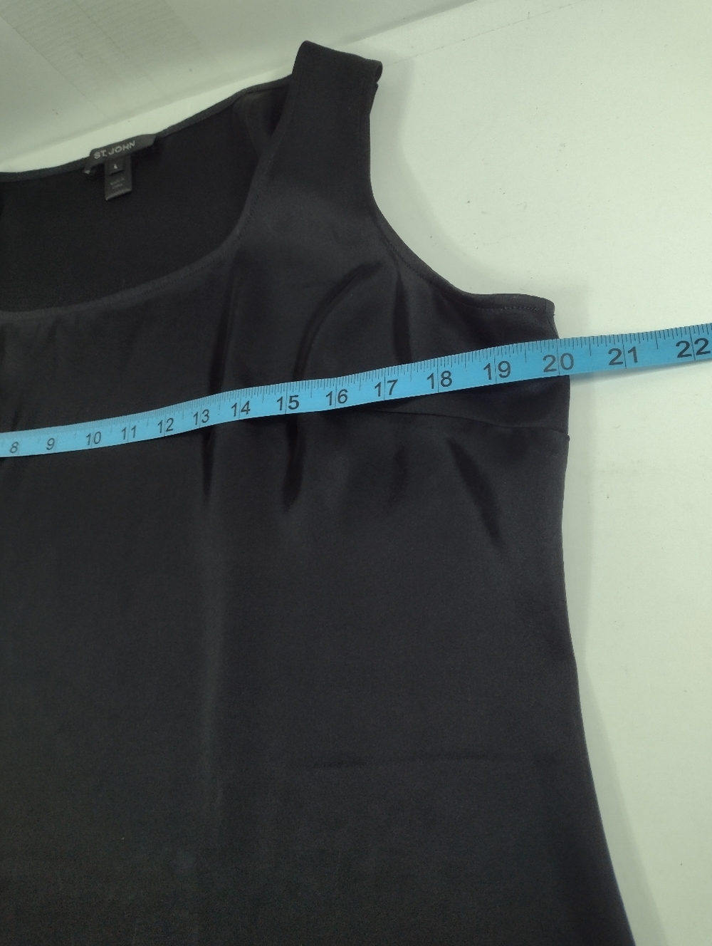 St. John Black Satin Scoop Neck Tank - Picture 6 of 8